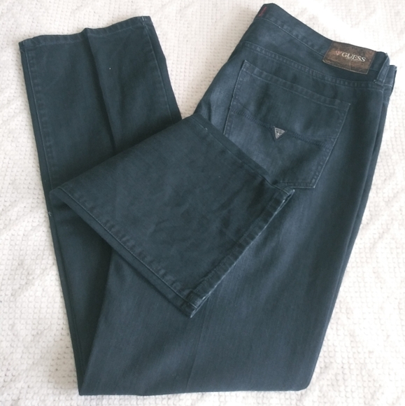 Guess Regular Straight Crescent fit Jeans - Picture 8 of 8